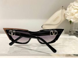 Picture of Valentino Sunglasses _SKUfw46802750fw